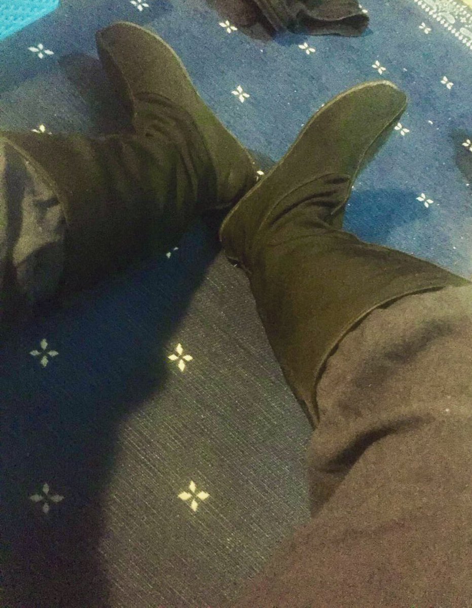 Cyanyip_Slave's tweet photo. 我也有布靴的。 https://t.co/B0JvJFemVG