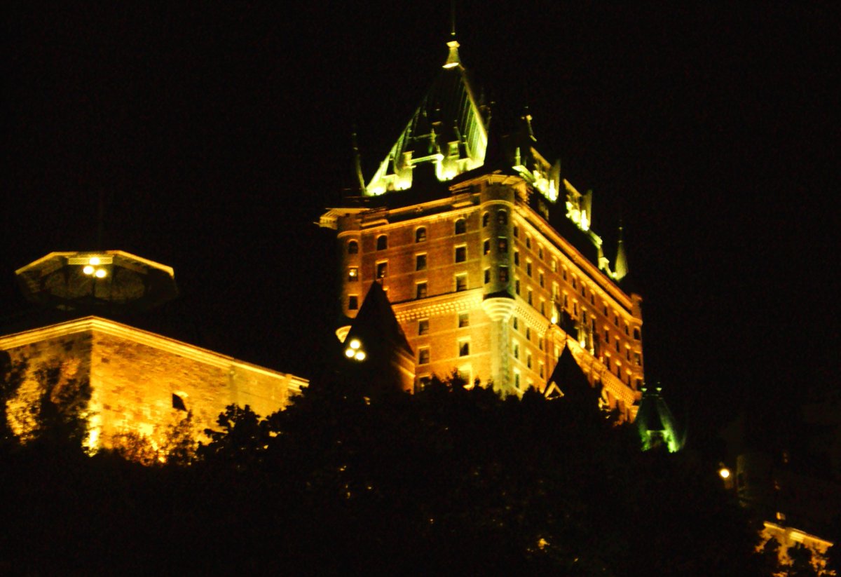 #ChateauFrontenac in #Quebec (photo from a few years ago) for this week's #AlphabetChallenge - letter Q! 🌃💫🇨🇦💫🌃 @ThePhotoHour @StormHour @StormHourMark @lebalzin @YoushowmeP #ePHOTOzine #Canada