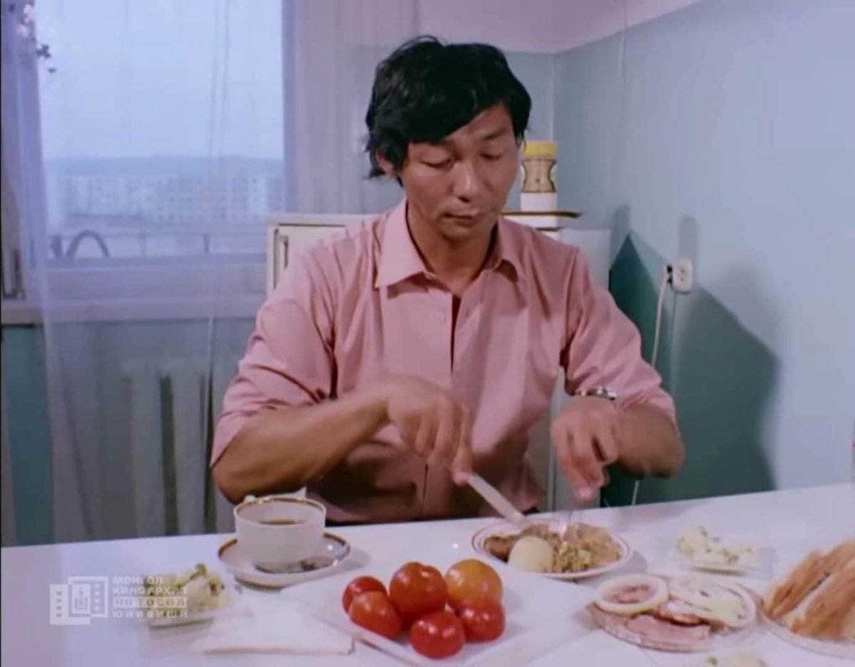 Үл хөдлөх хөрөнгөө заавал улсын үнэлсэн үнэлгээгээр зарах болчихоод гайхөөл, ангайгөөл фитнесийнхээ хоолыг идэж суугаа БИ 🥴