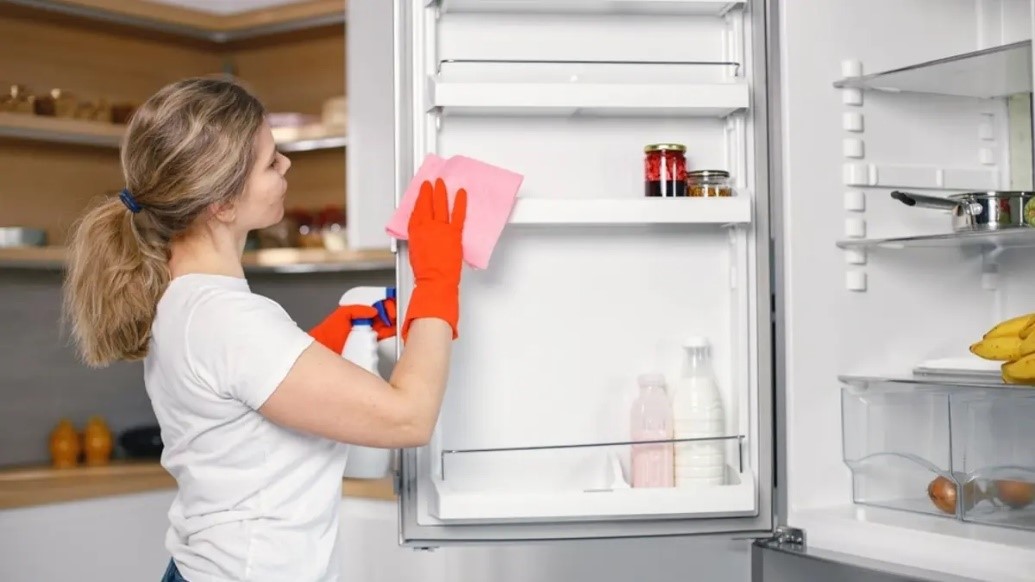 Maintaining a clean home is beneficial to our physical and mental Wellbeing. 💜🧹 Discover budget-friendly cleaning hacks for a tidy home without breaking the bank: bit.ly/49MCvBm #CleaningHacks #BudgetFriendly #HomeCare
