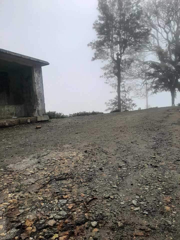 Check Madulseemai (Badulla District) Road status. 

They claim to serve the people, but it is disturbing to see the daily road of the people. 

For the attention of upcountry politicians and ministers..

#Upcountry 
#Malayagam

 📸 FB #Srividya