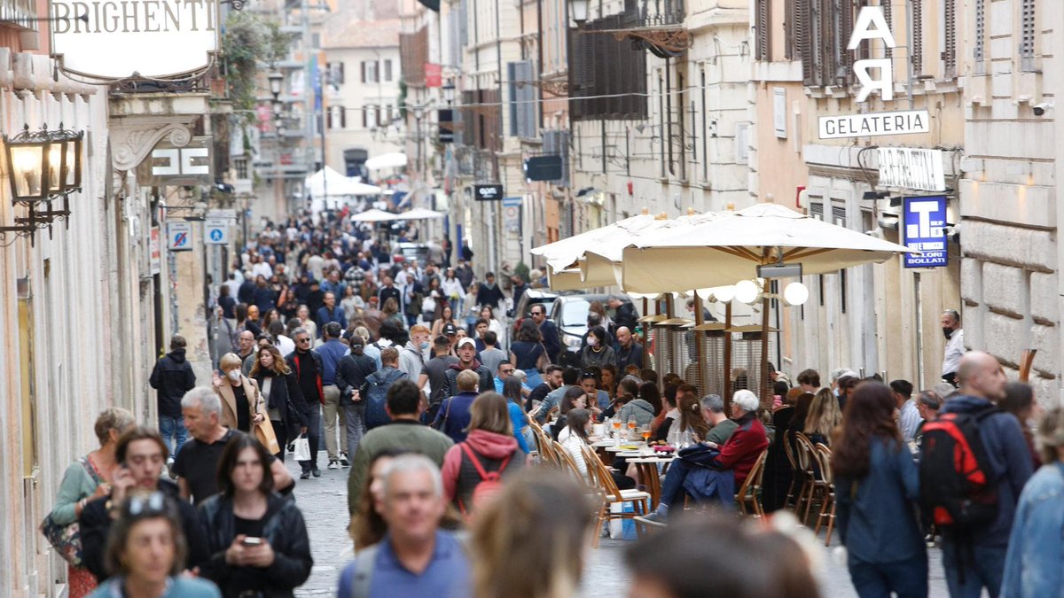 Addio al centro di Roma, residenti dimezzati in dieci anni roma.repubblica.it/cronaca/2024/0…