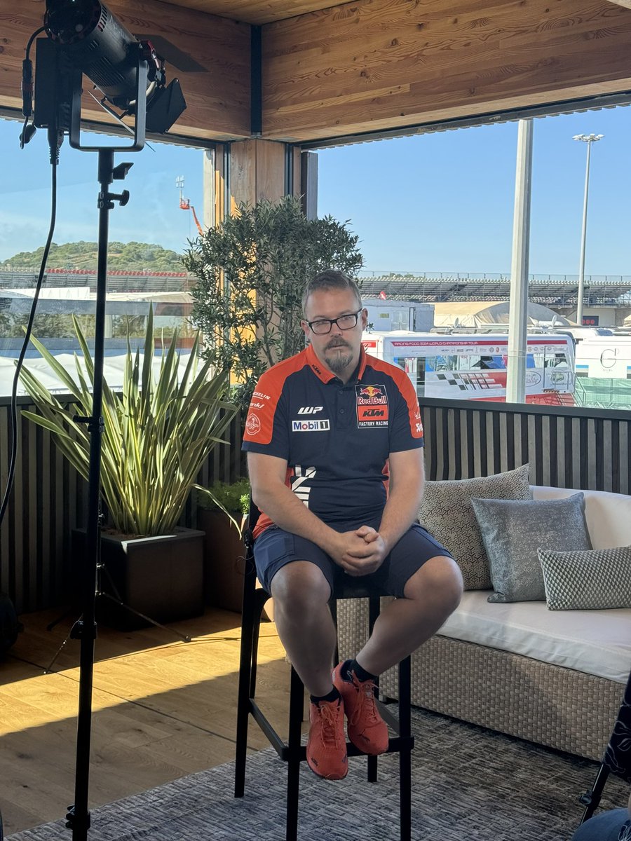 Busy day for the Orange squad as the #SpanishGP media day gets underway. 

Sebastian Risse is up first! 🎬

#KTM #ReadyToRace