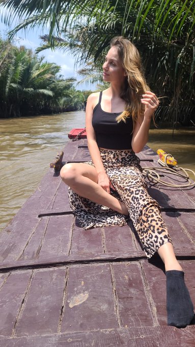 An alle einen wunderbaren FEIERTAG 😍☀️ https://t.co/Fvq2h5xIlL