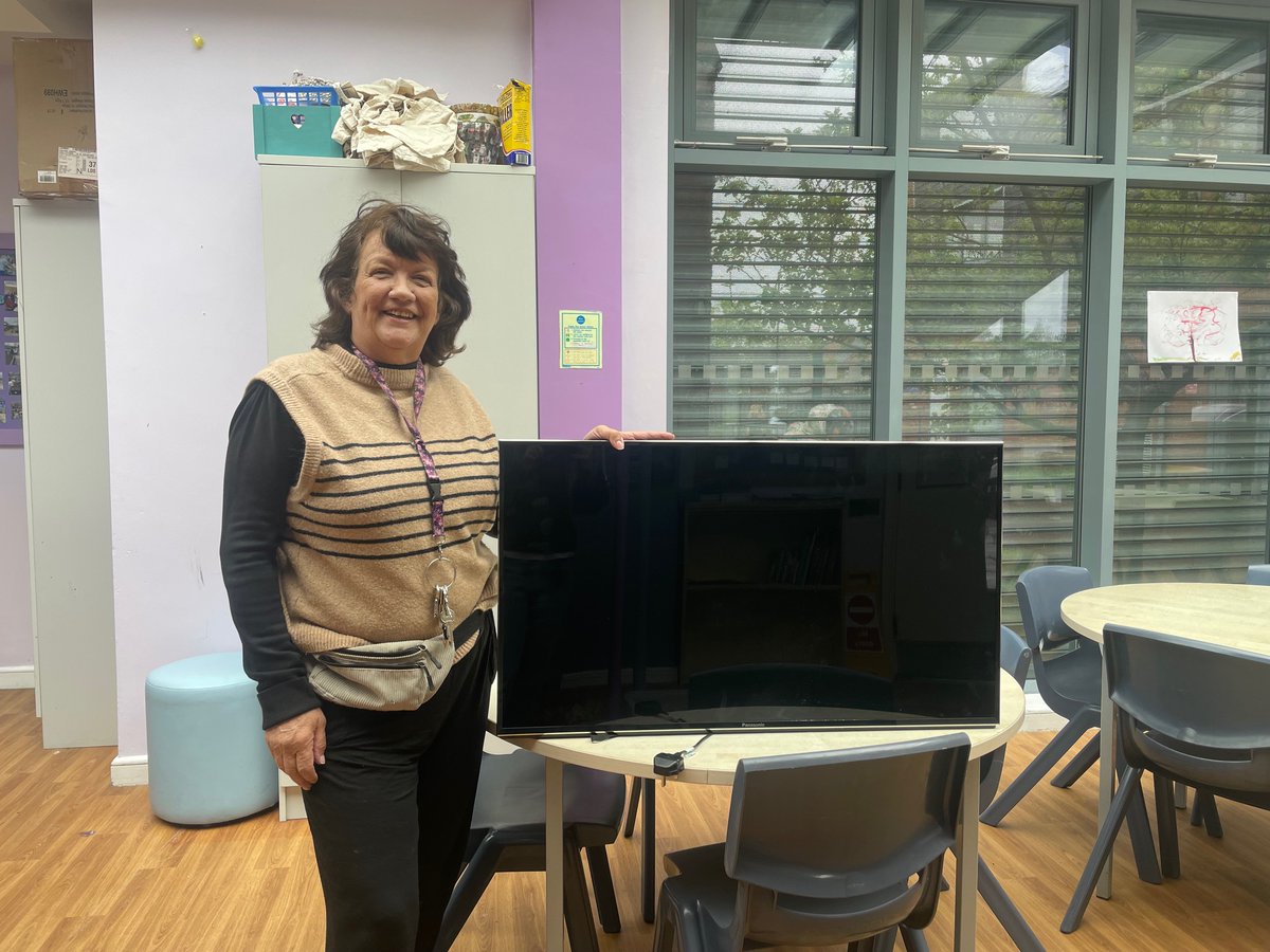 Thank you @Aon_plc for your generous donation of this amazing TV to our project!! The family we are providing it to really appreciate it, it's a huge help for them 😁