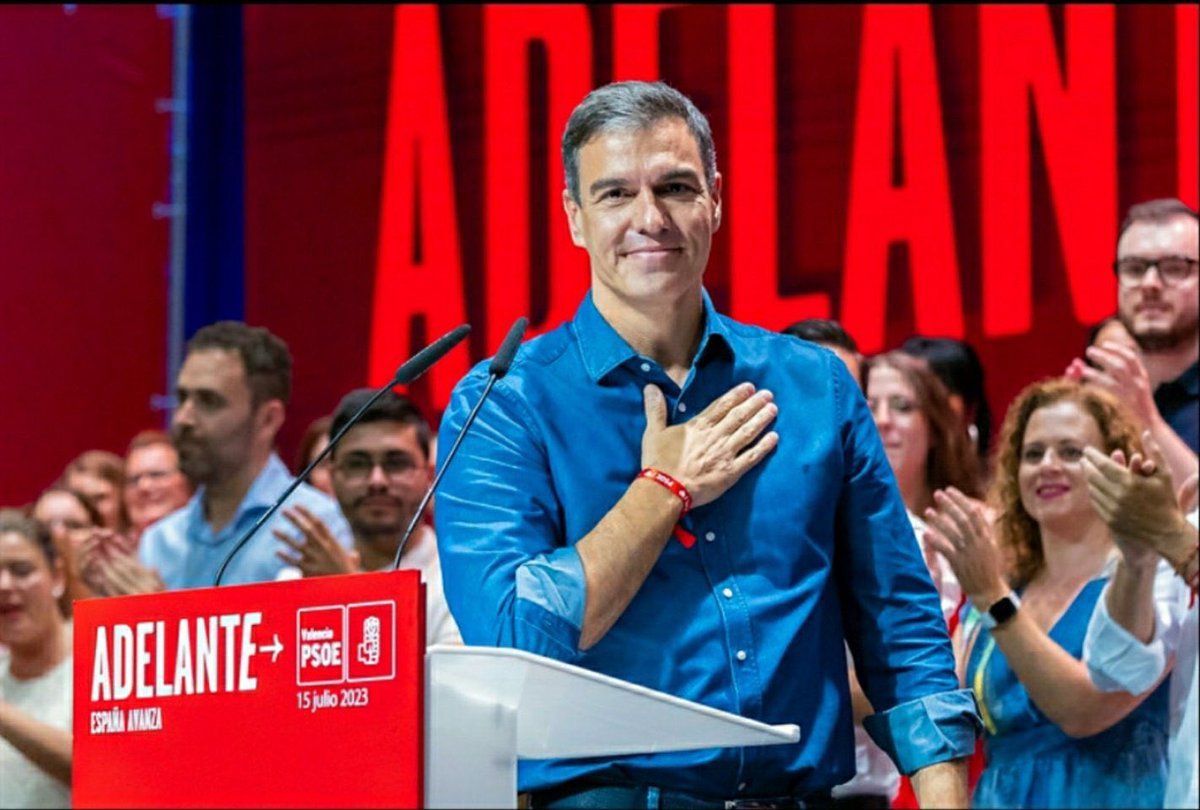 drc_alcorcon's tweet photo. Si atacan a uno, nos atacan a  todos.  Ni un paso atrás frente a los golpistas de guante blanco, frente a esos fascistas q han mutado para intentar aparentar no serlo. 
Defendamos la democracia; una democracia ética y al servicio especialmente de la equidad y la inclusión.
#YoConPedroSanchez