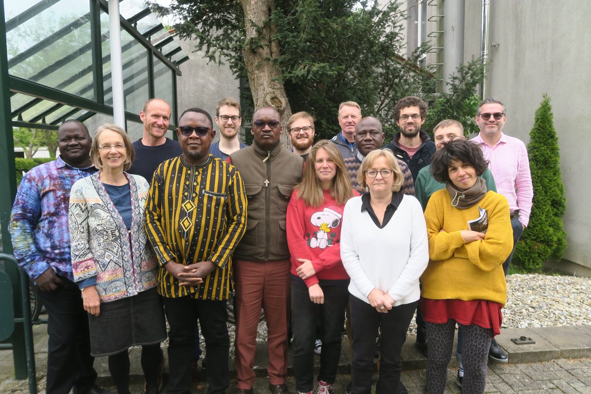 🤝Experts from Burkina Faso, Mali and Chad hold talks at the ABI Colleages from @postcolh22 collaborate with @caritas_ci & partners to develop a #policypaper. The discussions focus on #localization of #humanitarianaid. Thank you for the exchange! arnold-bergstraesser.de/en/news/expert…