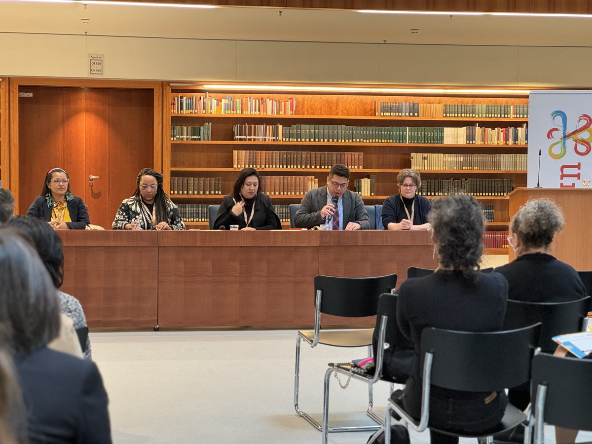 SeguimosUnidas's tweet photo. ¡Pasando ahora: #EncuentroUNIDAS2024 ! 
Celebramos 5 años de trabajar en temas clave para la agenda feminista en Latinoamérica, El Caribe, y Alemania. Este 25 y 26 de abril hablaremos del nexo género-clima-conflicto, PEF, y violencia de género digital.¡Síguenos para más!📣 https://t.co/lR8AQCP8hz