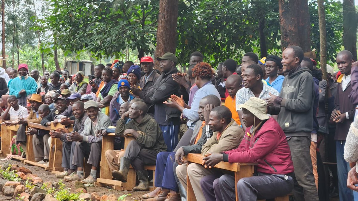 BURSARY ISSUANCE DAY 4.

We are at Machewa ward Luhome where the man of the people @Honcalebamisi is giving out the bursaries to the beautiful people of Saboti constituency.

Educating a child is number Uno priority of Hon Caleb Hamisi.Our future is in the safe hands.