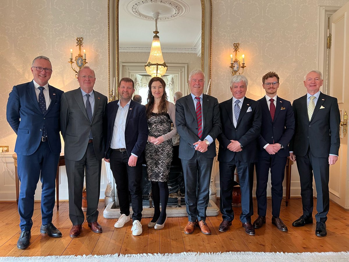 Great to welcome 🇬🇧 Honorary Consuls in 🇳🇴 to Oslo, and to thank them for their work supporting Brits across the country.