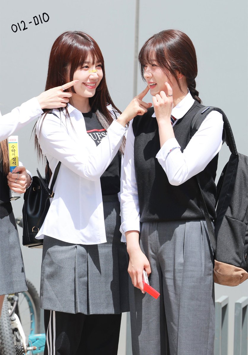 Forever__Eunji's tweet photo. 240418 아는형님 은지 프리뷰 

@Apinkjej 🐶 @Apinkbm 🐥

😉🖤

#Apink #에이핑크 #정은지 #윤보미 https://t.co/5mB9L1rsN3