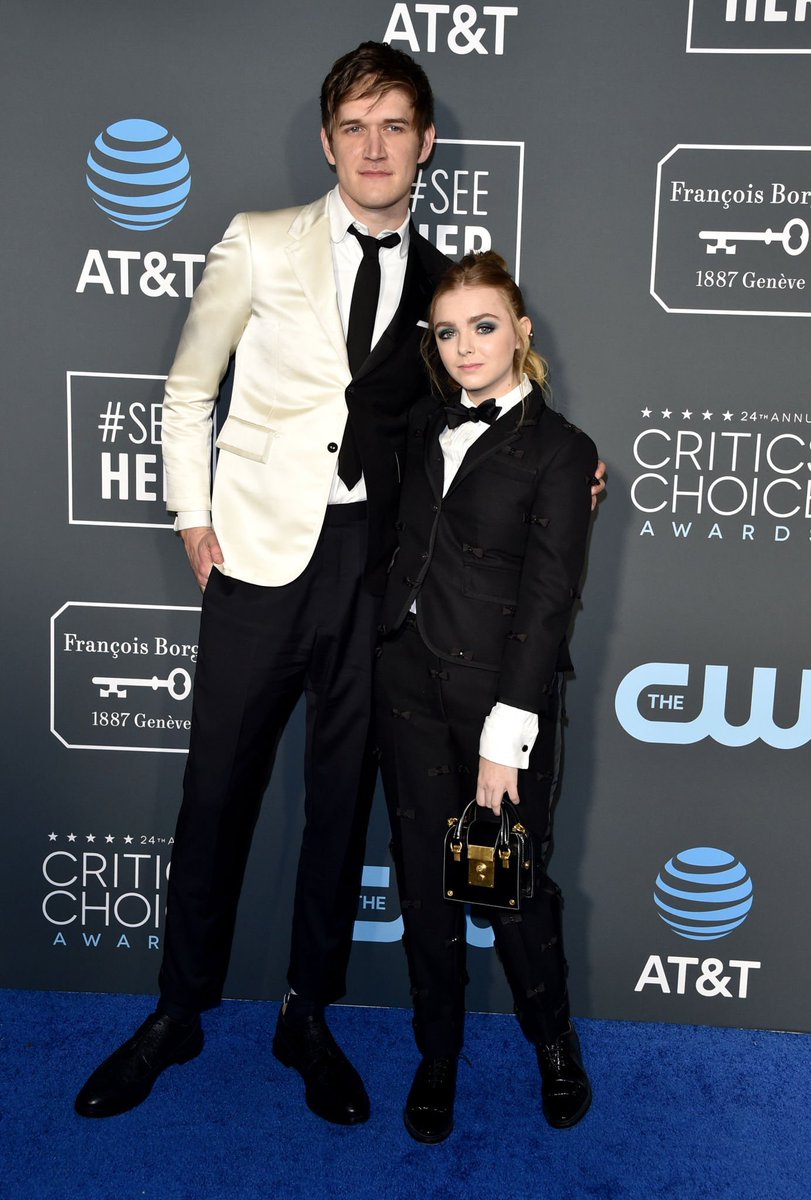 📸: Bo Burnham and Elsie Fisher (who starred in his film Eighth Grade) at the 2018 @CriticsChoice awards. #OreoSuit #BestSuit #FightMe #Fashun