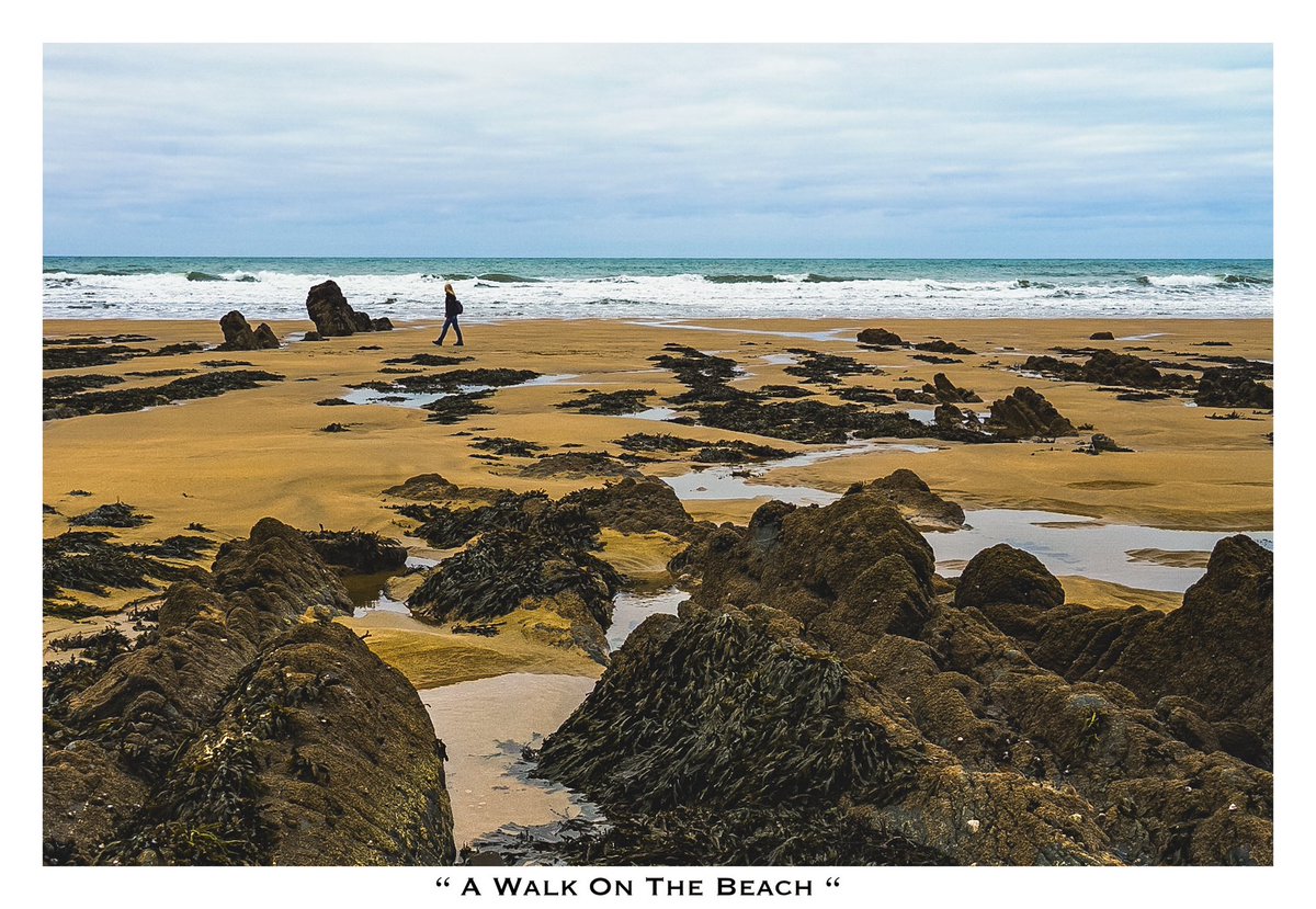 Good morning Twitter pals , wishing everyone a happy Thursday 👋🍀❤️ . Pic : a shot from Sandymouth Bay Beach in Cornwall #photography #beaches #Cornwall #fujifilm_xseries #sand #seascape #appicoftheday #landscapephotography #ThePhotoHour #StormHour