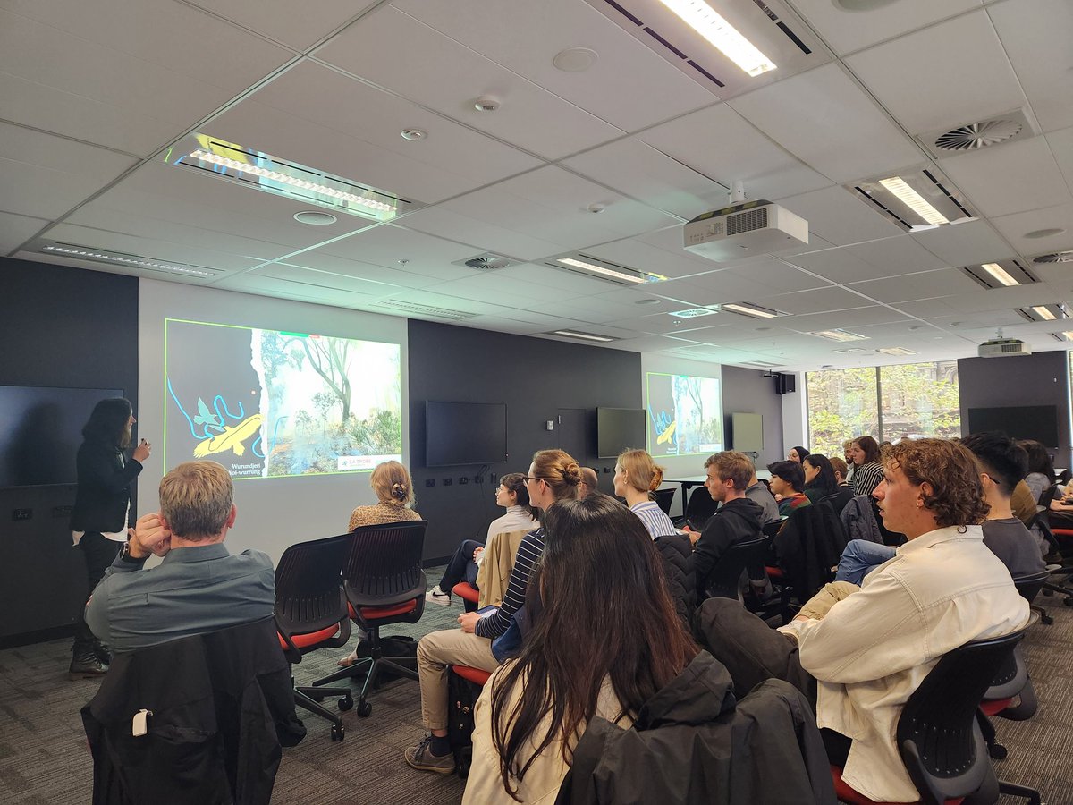 First up for #MEEM2024 is our keynote by @JW_ilikedirt from @latrobe @FranksMicrolab - telling us about her journey in science and how the methods we use to understand #microbialecology have evolved over time. @ASM_VicBranch