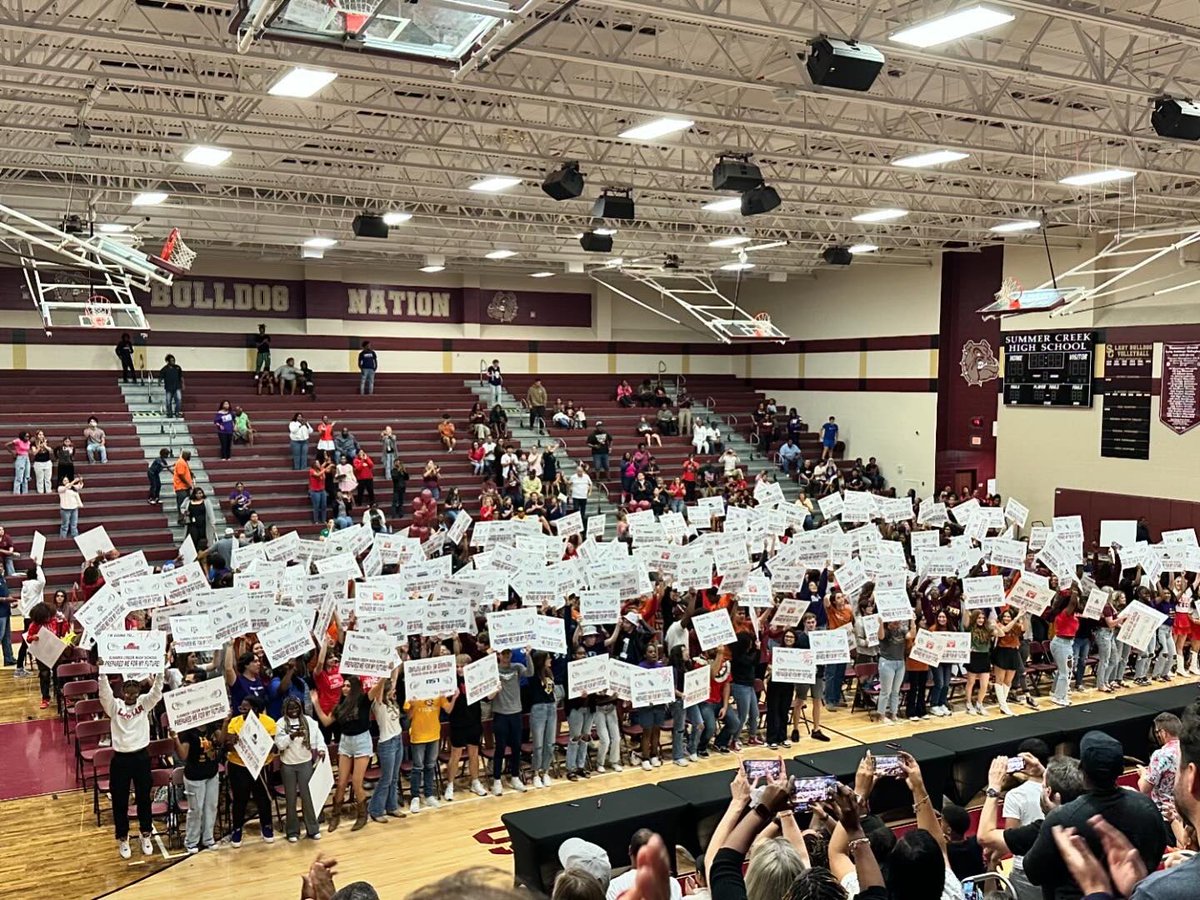 HumbleISD_SCHS's tweet photo. Senior Signing Day was awesome! 🎓🖊️🎉 We had a great time celebrating our students who are furthering their education past SCHS! Congratulations to the Class of 2024 and GO BULLDOGS! #ShineALightSCHS https://t.co/ZXV42uoHEv