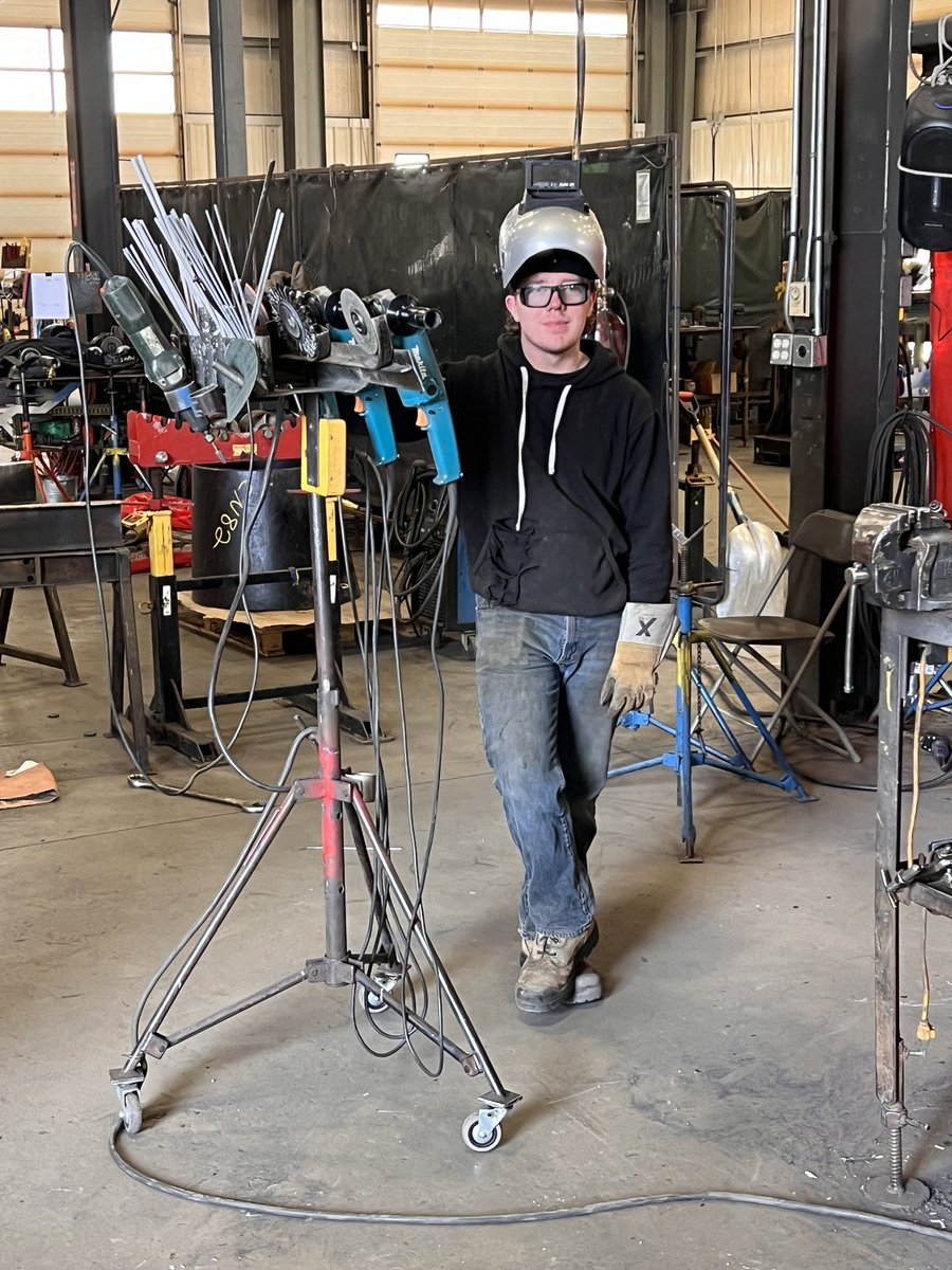ngpshth's tweet photo. Thanks to our community partners like Flint Energy Services, students like Treyden can gain hands-on experience in the skilled trades while still in high school. #ChargerNation ##RegisteredApprentice #welding https://t.co/y18psLX2o5