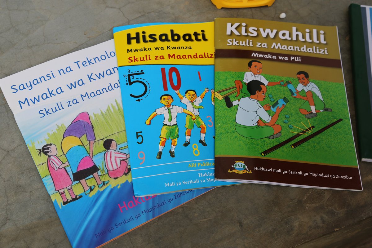 L'apprentissage des enfants débute à la maison. 

Une nouvelle revue d'études menées dans 43 pays explique la façon dont les langues parlées et les pratiques sociale liées à l'alphabétisation à la maison influencent l'apprentissage des enfants.

🔗 g.pe/ncgG50R54Uo