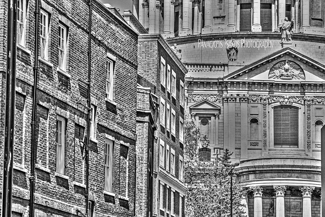 The houses by the cathedral

#hdr #hdrphotography #hdrimage #blackandwhite #blackandwhitephotography #bnw #bw #travel #photography #landscape #london #england #britain #uk #gb #unitedkingdom #greatbritain #urban #londres #angleterre #inglaterra إنكلترا# #英国 #इंगलैंड #love