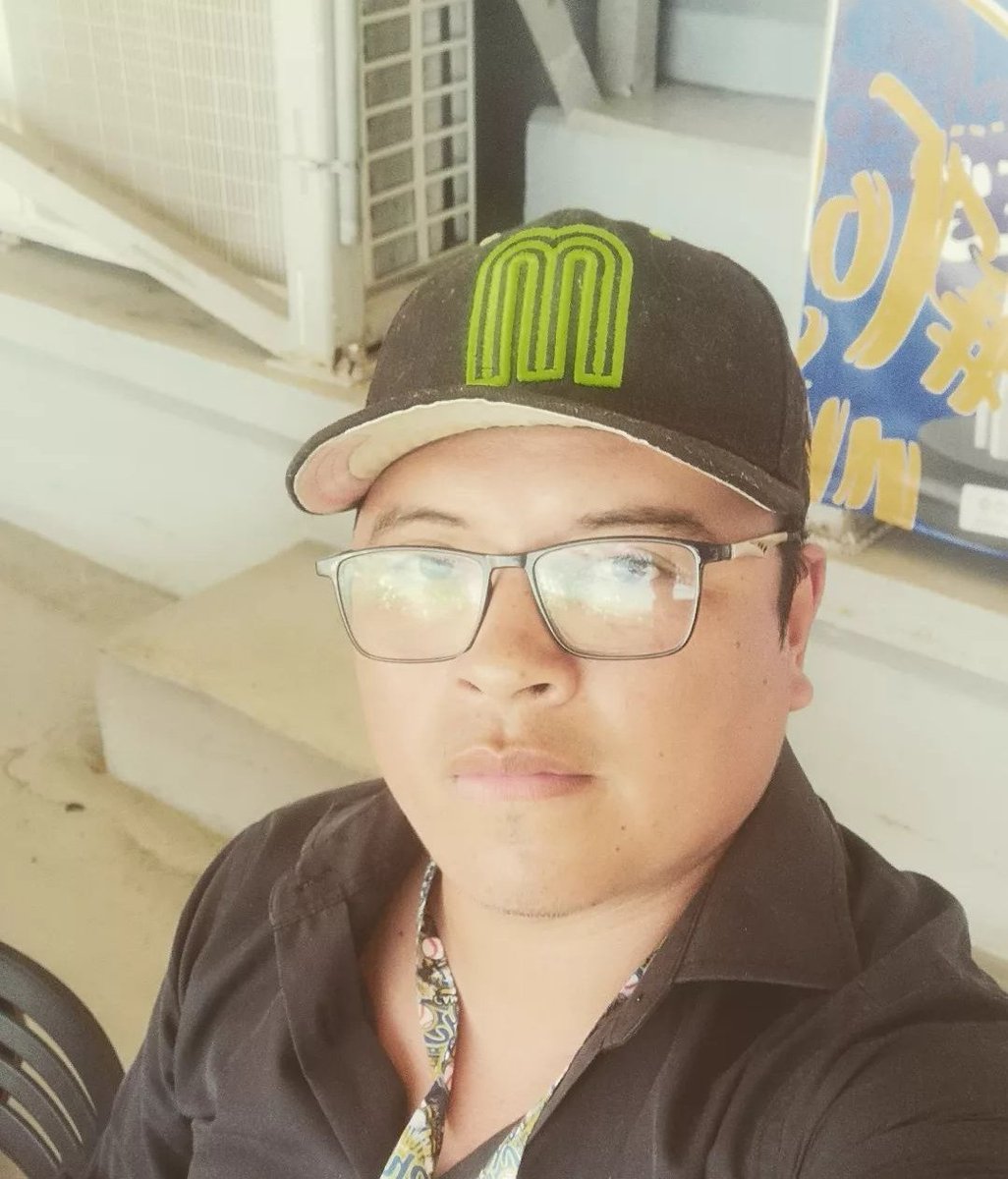 meserote's tweet photo. Nombre: Edwin Gonzalez

Si lo ven, díganle que está aún más obeso e indígena que ese wey https://t.co/FK4gk3XTw3
