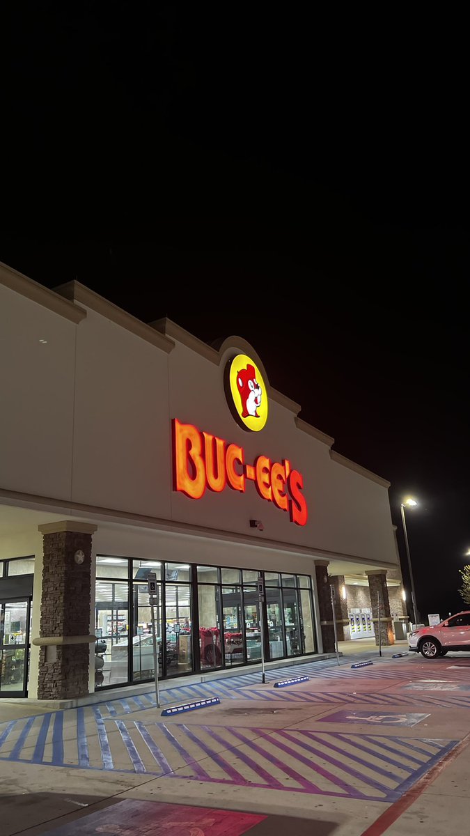 made a pilgrimage to Alabama to experience @bucees