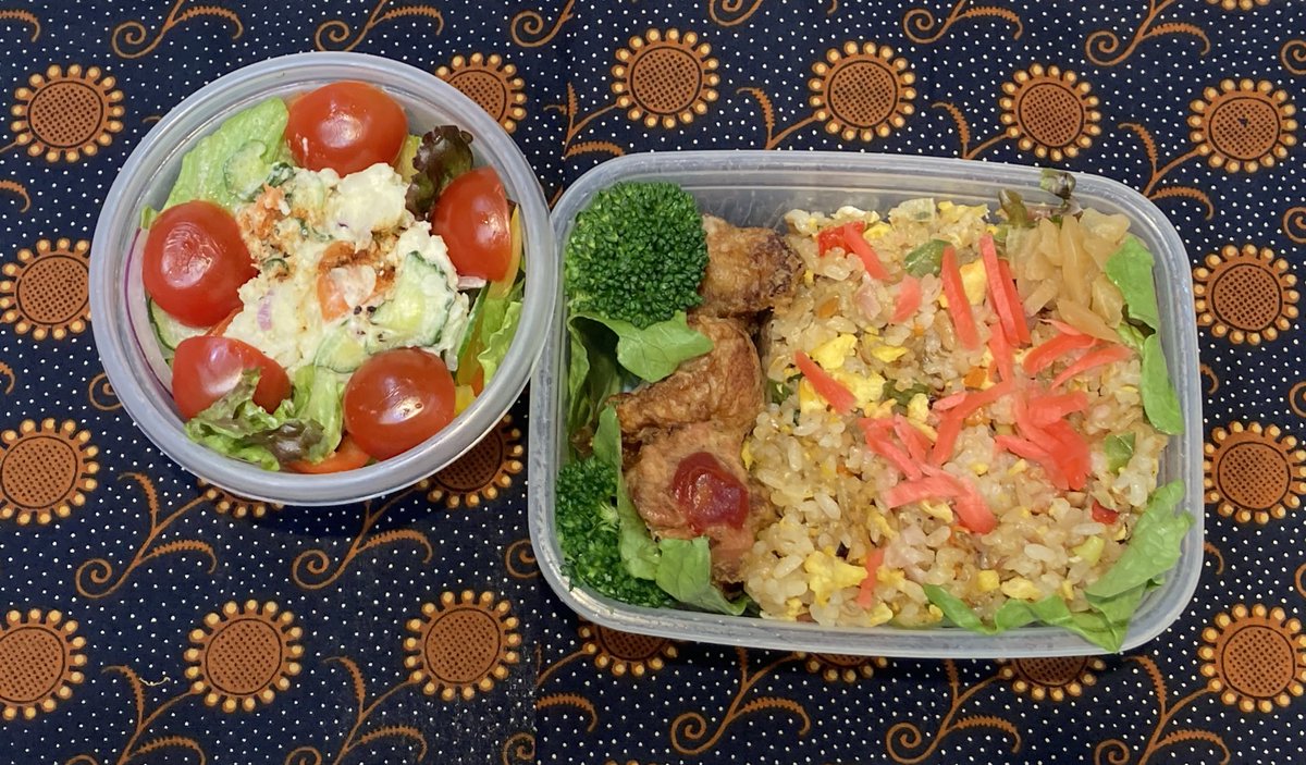 uTu7S8KqdwOMB2h's tweet photo. 今日は
#チャーハン
唐揚げ、ブロッコリー、ポテトサラダ
#お弁当
#お弁当記録
#今日のお弁当
#batick https://t.co/zKBkfjubqq