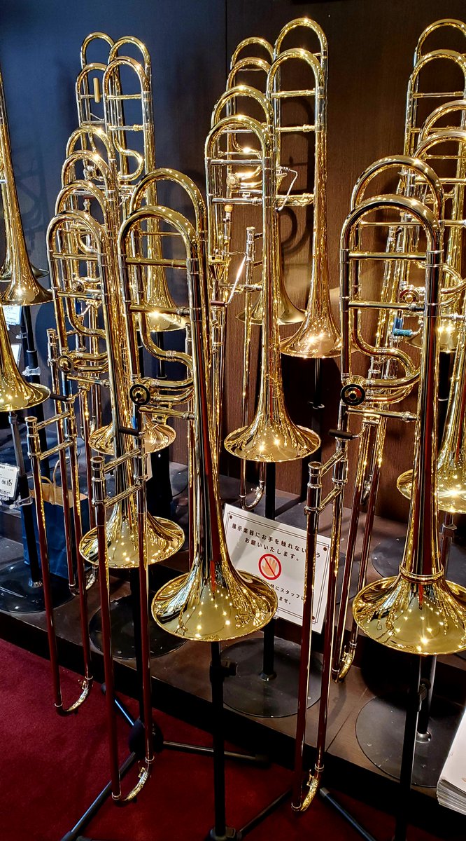 TB_Joybrass's tweet photo. 今週末はグローバルフェア&amp;高山氏を招いてのGlanzトロンボーン展示会のWイベントが開催されます！Glanzトロンボーンはもちろん、Green-Hoeの各モデルやWillson（カイデックスバルブ）等など、色々吹き比べるチャンスです～！ https://t.co/juE5GpT1WB