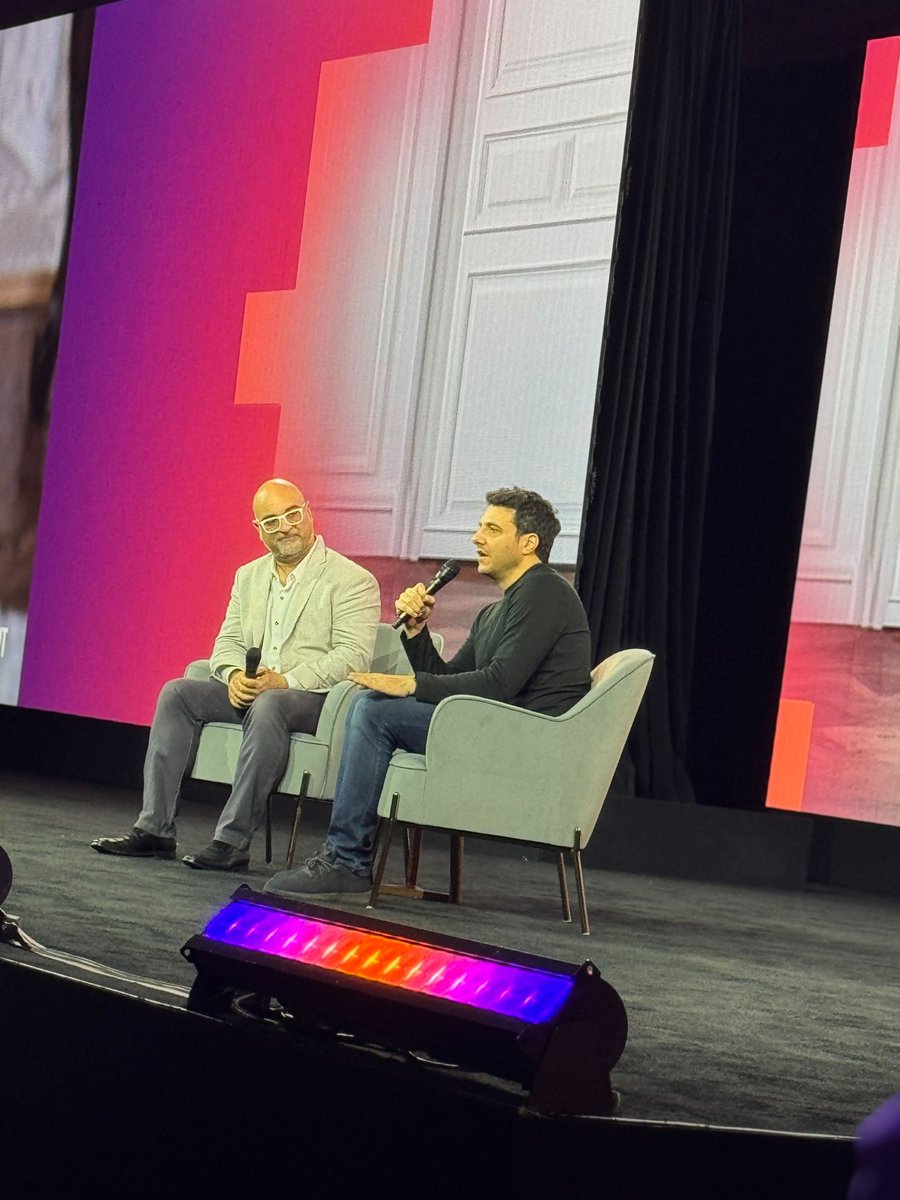 Such a thrill to hold this fireside chat with Tim Urban <a href="/waitbutwhy/">Tim Urban</a> at #asugsvsummit today. His enlightened case for "high rung thinking" needs to be part of how we design schools. Do yourself (&amp; society) a favor...read his book "What's Our Problem?"