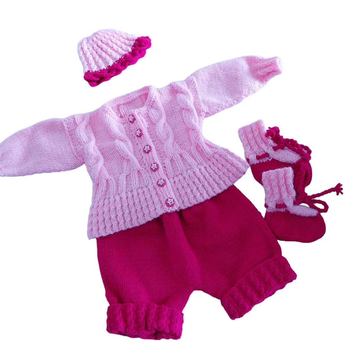 Dress up your little one in this precious hand-knitted baby pink set! Ideal for 0-3 months. Shop now on #Etsy: knittingtopia.etsy.com/listing/169362… #knittingtopia #BabyFashion #EtsyFinds #MHHSBD #craftbizparty #uksmallbiz