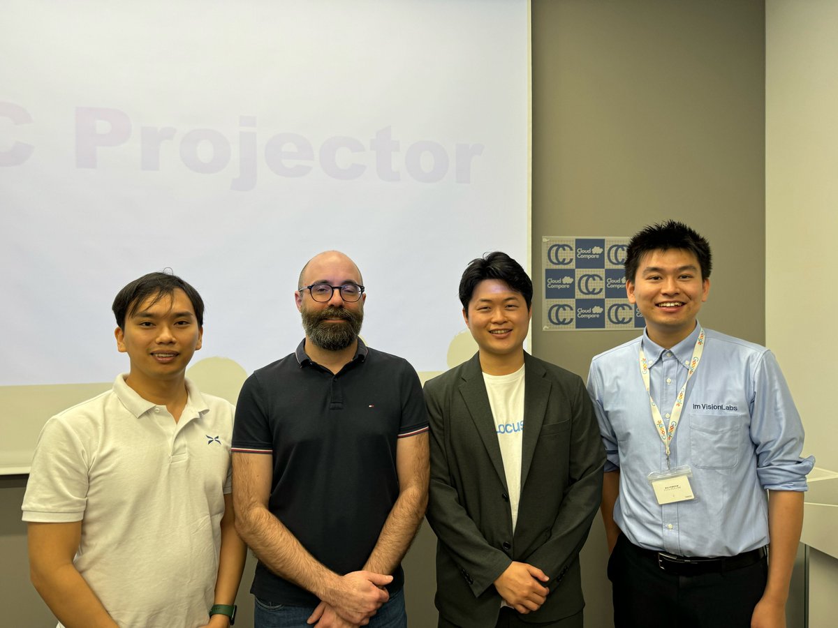 imvisionlabs's tweet photo. CloudCompare @CloudCompareGPL 作者のDanielさんをお招きし、CloudCompareの歴史やソフトウェア開発のご講演いただきました!
前職の #LocusBlue の宮谷社長や先輩にも来ていただきとても嬉しかったです! #ScanX
参加者の方へ、カメラマンさんの写真はグループチャットで後日共有されるそうです! https://t.co/iuEya0QNiu