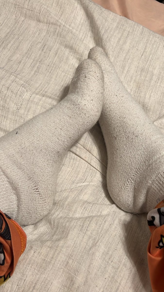 alexavlley's tweet photo. dm me RIGHT now for my dirty socks! can ship asap! 🩷
#socks #fetish #gamergirlfeet #sockfetish #dirtsocks https://t.co/t2U4SDufED