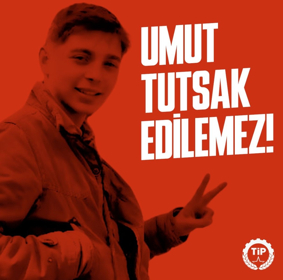 17 yaşındaki Umut Polat, Van halkının iradesine sahip çıktığı için, suç işlediğine dair tek bir delil yokken 12 gündür tutsak. Çocuklar hakları, yaşamları ve gelecekleri için  kendilerini temsil etme hakkına sahiptir ve halkın iradesini savunmak suç değildir. #UmutHapsedilemez