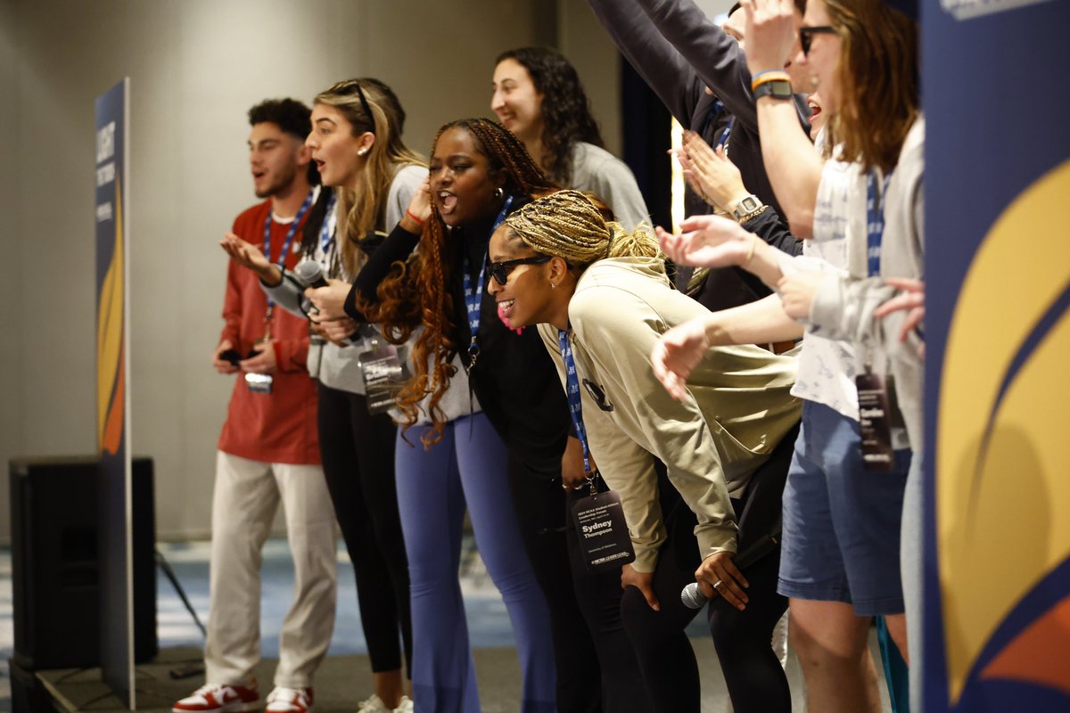 bderecha3's tweet photo. “Be the match that sets people’s potential on fire.”

Student Athlete Leadership Forum was 🔥 and I’m so grateful to have been a small part in making a big difference in the lives of others. The future is bright 🕯️🖤
#SALF24BLACK #NCAALearnLead https://t.co/hzNB1TRMDM