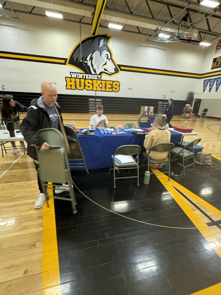 WintersetHS's tweet photo. Y-Teen hosted a blood drive today at WHS! #wintersethuskypride https://t.co/puqpU1dSXH