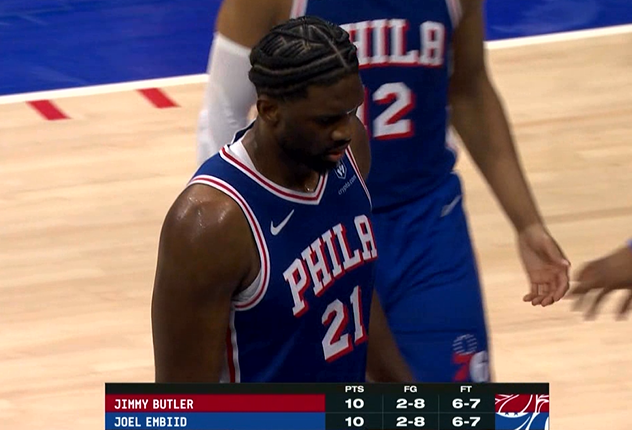 Jimmy Butler and Joel Embiid's points and shooting numbers are exactly the same 😅 10 points 2-of-8 FG 6-of-7 FT Heat lead the Sixers 51-39 at halftime of the Play-In Game.