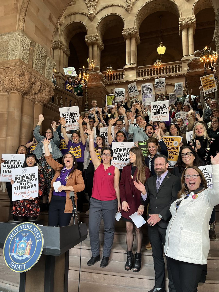 Big thank you to @HarryBBronson & @SenatorBrouk for hosting Licensed Creative Arts Therapists & our supporters, inc @1199SEIU, @DC37nyc, & @NYCHealthSystem in Albany today! #lcatsinalbany #expandmentalhealthaccess
