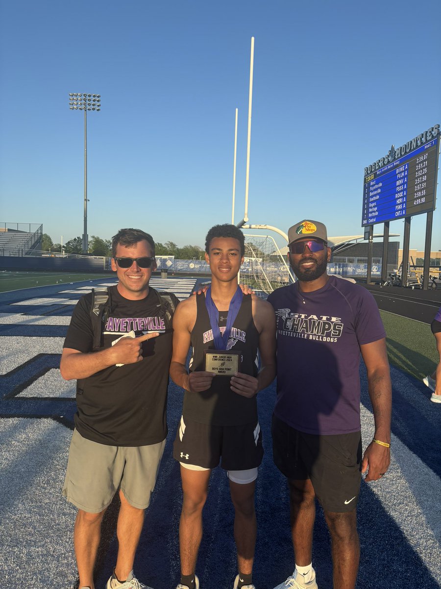 FayBulldogsTF's tweet photo. Congratulations to Andrew Givens winning  high point award at 9th grade Conference! https://t.co/6ePCY66FKf