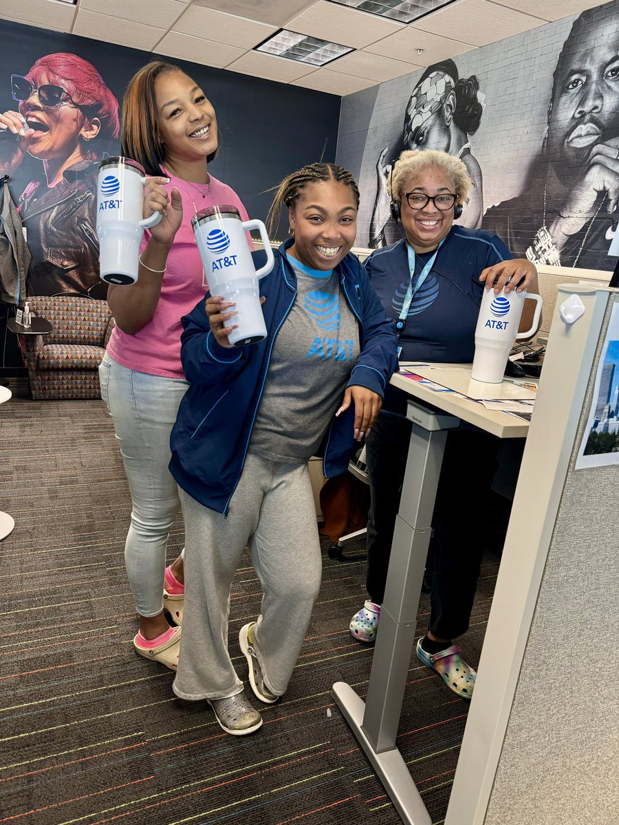 Connecting the world, one FIBER at a time! S/O to some of our tumbler winners today!! #LifeAtATT @ATT @OSA_Teams @VirtualSalesExp @WeRtheNAC @NMustafa07 @sg939y @SClasberry #FunAtWork @jh724k