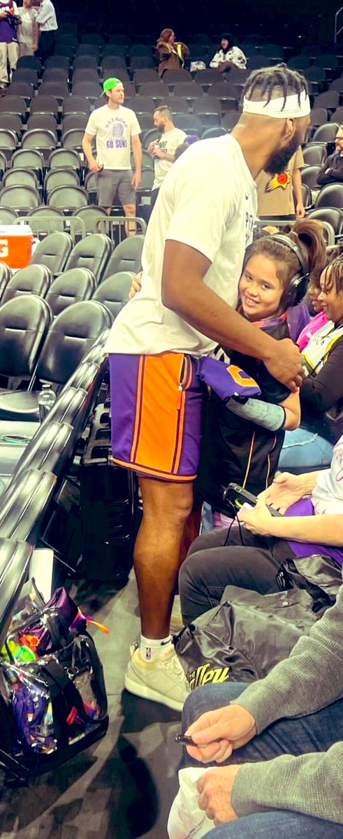 yoadrianephx's tweet image. My niece Vivian loves her guy @CallMe_NonStop he loves her back #minifan