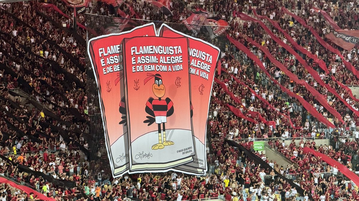 Torcida do Flamengo homenageia Ziraldo.