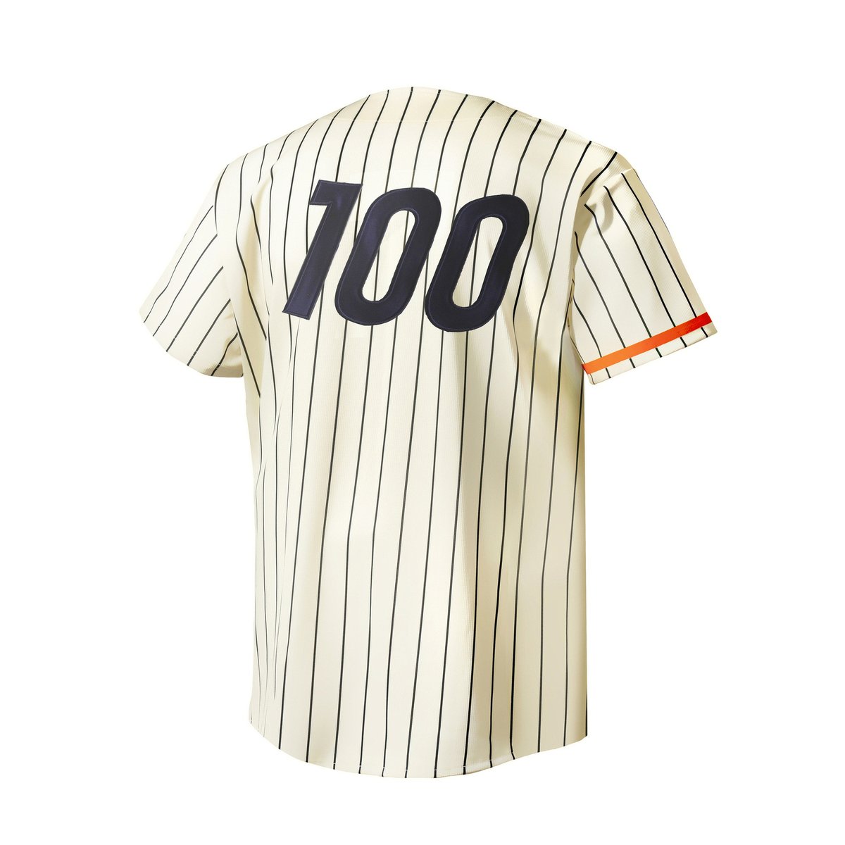 ファイターズ50周年ユニフォームでは 唯一の永久欠番である初代