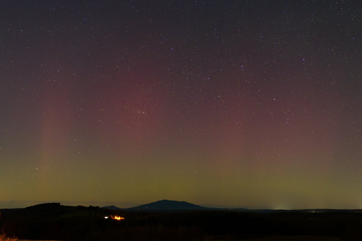 Some shots from the Northern Lights display over Massachusetts a couple of nights ago #mawx