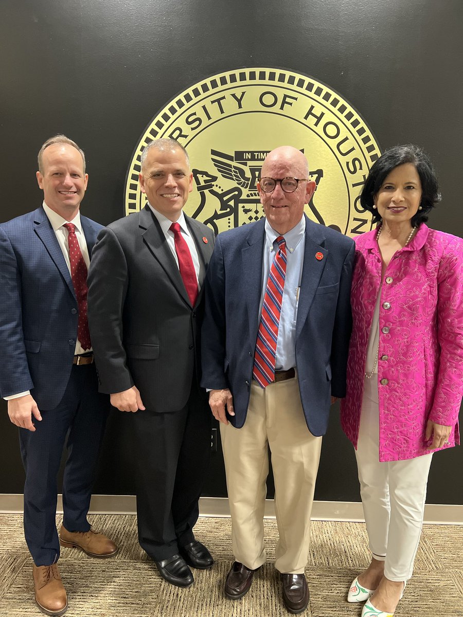 We visited UHV today and met with community leaders, VPs, deans and leaders of faculty and staff. Thank you for your time and hospitality. ⁦@UHVictoria⁩