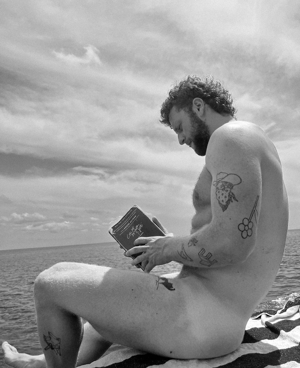 ㅤ ㅤ ㅤ
ㅤ ㅤ ㅤ
                         Ler um livro na praia 
                          pode ser prazeroso
ㅤ ㅤ ㅤ
ㅤ ㅤ ㅤ