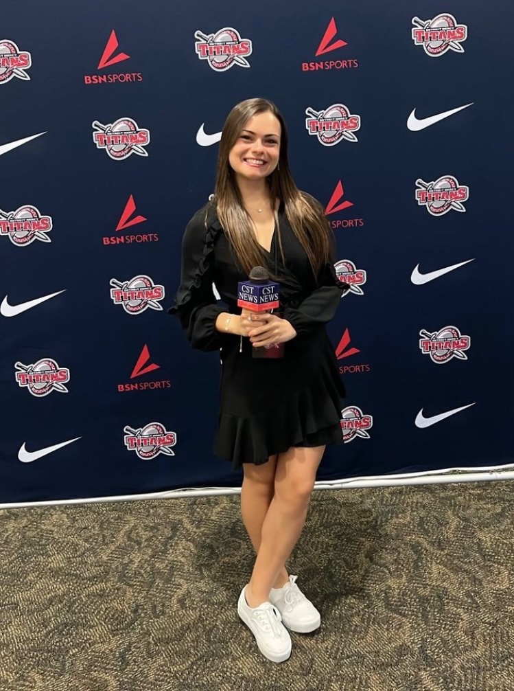 r4dayva's tweet photo. Had such a memorable night at our athletics awards ceremony and got to interview such extraordinary athletes. Being Vice President for our Student-Athlete Advisory Committee (SAAC) brings me such joy. Thank you @detmercy Athletics! ❤️🤍💙 https://t.co/wB9H2jETGJ