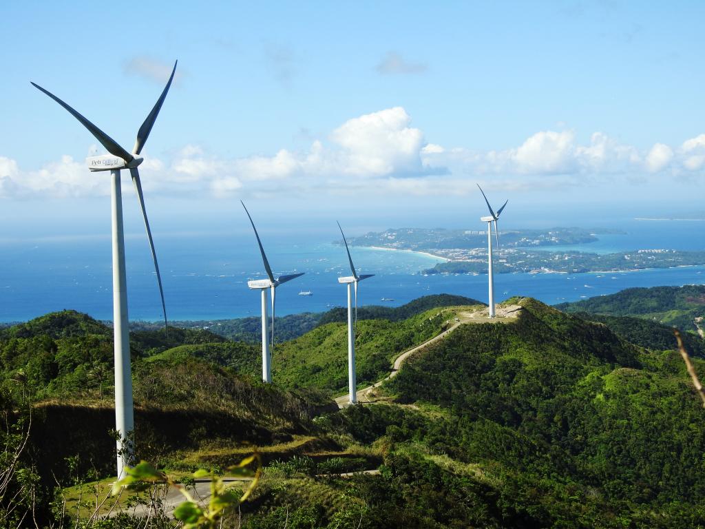 Manila. Following findings from the DENR-6 of PetroWind Energy Inc’s compliance to its various environmental permits for its 13.2 MW Phase 2 project, the Sangguniang Bayan (SB) of Malay re-endorsed the project last February 22, 2024. Know more: businessmirror.com.ph/2024/04/17/pet…