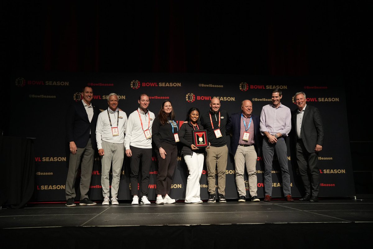 BowlSeason's tweet image. Congrats to the @dukesmayobowl winning the 2024 Bowl Season Bestie for Best in Marketing!

#bowlseasonbesties