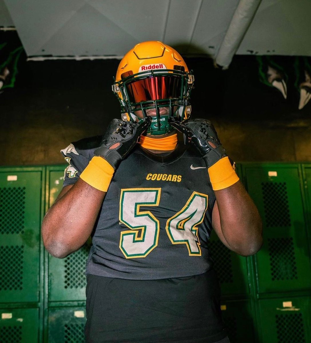 Miami Killian (FL) 25’ OL/DL @Jamy_Eme (6’4, 275) adds 7th Division 1 offer from Bryant University (D1 FCS) via HC @CMerrittMT