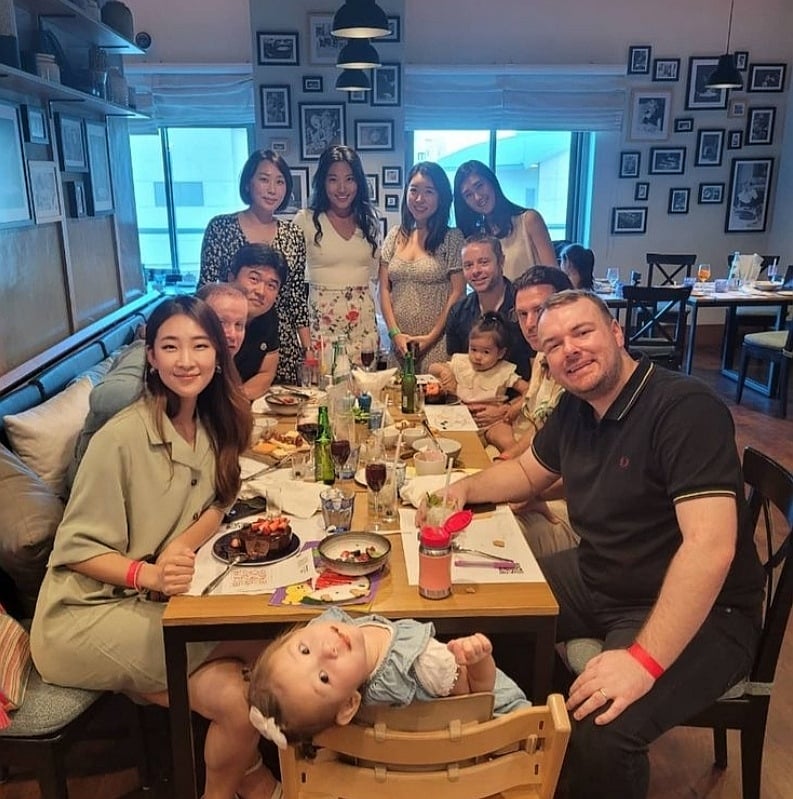 WMAF couples meeting - Compilation # 4 1) Met up in the UK 🇬🇧 2) Met up in Japan 🇯🇵 3) Met up in South Korea 🇰🇷 4) Met up in Qatar 🇶🇦 #wmaf #whitemaleasianfemale #interracial #interracialcouple #internationalcouple #afwm #wmaw #internationallove #whiteguysasiangirls #whiteguy