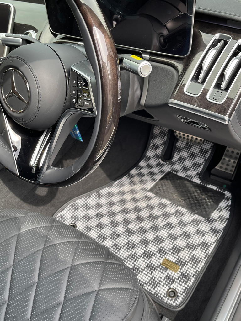OfficialKAROmat's tweet photo. マスモトヒデユキ様の #カロマット 装着事例

車種:#メルセデスベンツ #S500
マットタイプ:#FLAXY ブリリアントグレー(特注)

ボディーカラーのセレナイトグレーとマッチしていて満足しています
納車日に間に合うように作成していただき助かりました
【装着事例】https://t.co/pjVlaNzonf

#KAROマット https://t.co/4Tuf7kavap