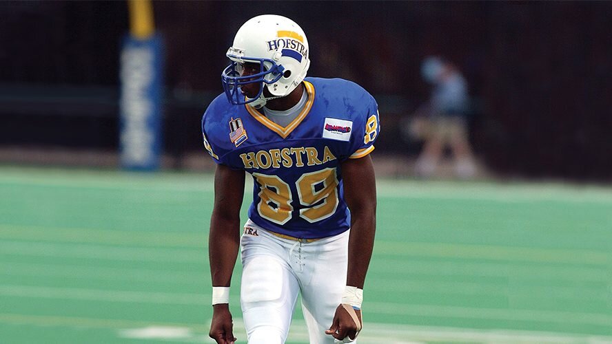 CFBHome's tweet photo. Hofstra Pride football

1937-2009 https://t.co/ya6vHtsWbh